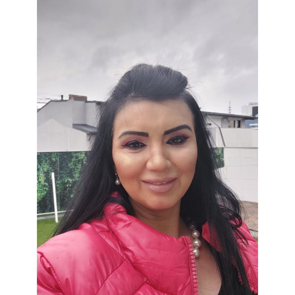Adriana Bahmuțeanu și George Restivan și-au unit destinele în mare secret, într-o biserică din Ucraina!