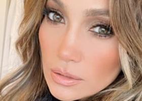Jennifer Lopez și Ben Affleck și-au unit destinele într-o ceremonie discretă, în Las Vegas