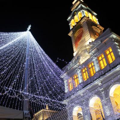 Foto: Acest oras din Romania are cele mai frumoase decoratiuni din Europa. Un milion de beculete au fost aprinse de Craciun