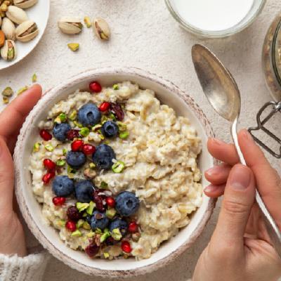 Reteta de ovaz cacio e pepe a lui Chrissy Teigen: O vei folosi in fiecare dimineata rece de toamna!