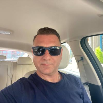 Christian Sabbagh, alături de fiul său în cel mai dificil moment: Georges, diagnosticat cu autism, a fost operat la Viena