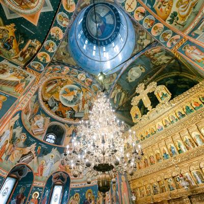 Descoperă frumusețea și tradițiile pascale în destinații ortodoxe din Europa
