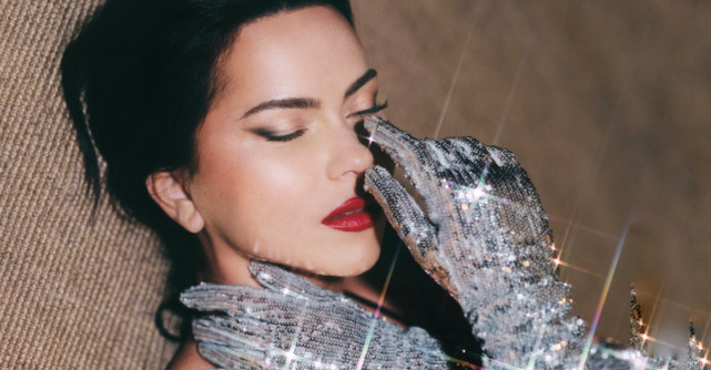 INNA lansează cea de-a doua parte a albumului 'Champagne Problems' cu 8 piese pline de energie 