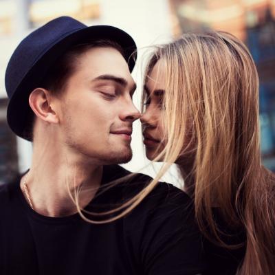 4 Trucuri pentru flirt care functioneaza