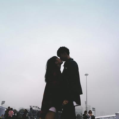 Dragostea nu e despre ignorarea defectelor, ci despre acceptarea lor