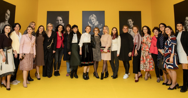 Expoziție foto cu portrete ale unor femei care au trecut prin cancer și au învățat să își recâștige feminitatea