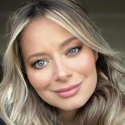 Deși a născut de 9 zile, Laura Cosoi s-a întors la muncă! Cum arată actrița, proaspătă mămică a celei de-a 4-a fetițe