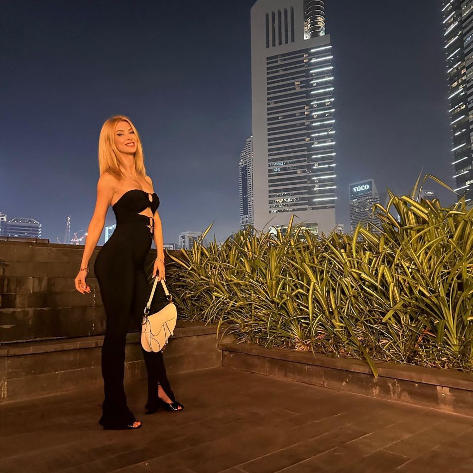 Victor Cornea îi predă lecții de tenis Andreei Bălan. Artista, mai fericită ca niciodată