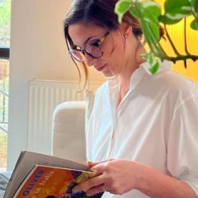 Ciclul menstrual – de la dureri lunare, mituri, dezechilibre hormonale la stare de bine. Recomandări de la Claudia Buneci