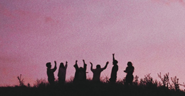 Andrei Ursu revine cu single-ul de vară de care aveai nevoie - Lângă tine