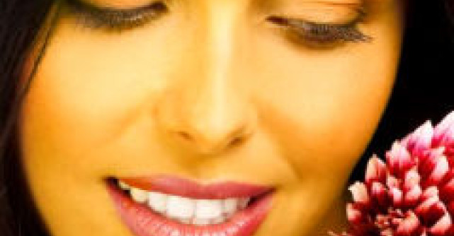 Practic: Cum sa-ti pastrezi machiajul proaspat intreaga zi