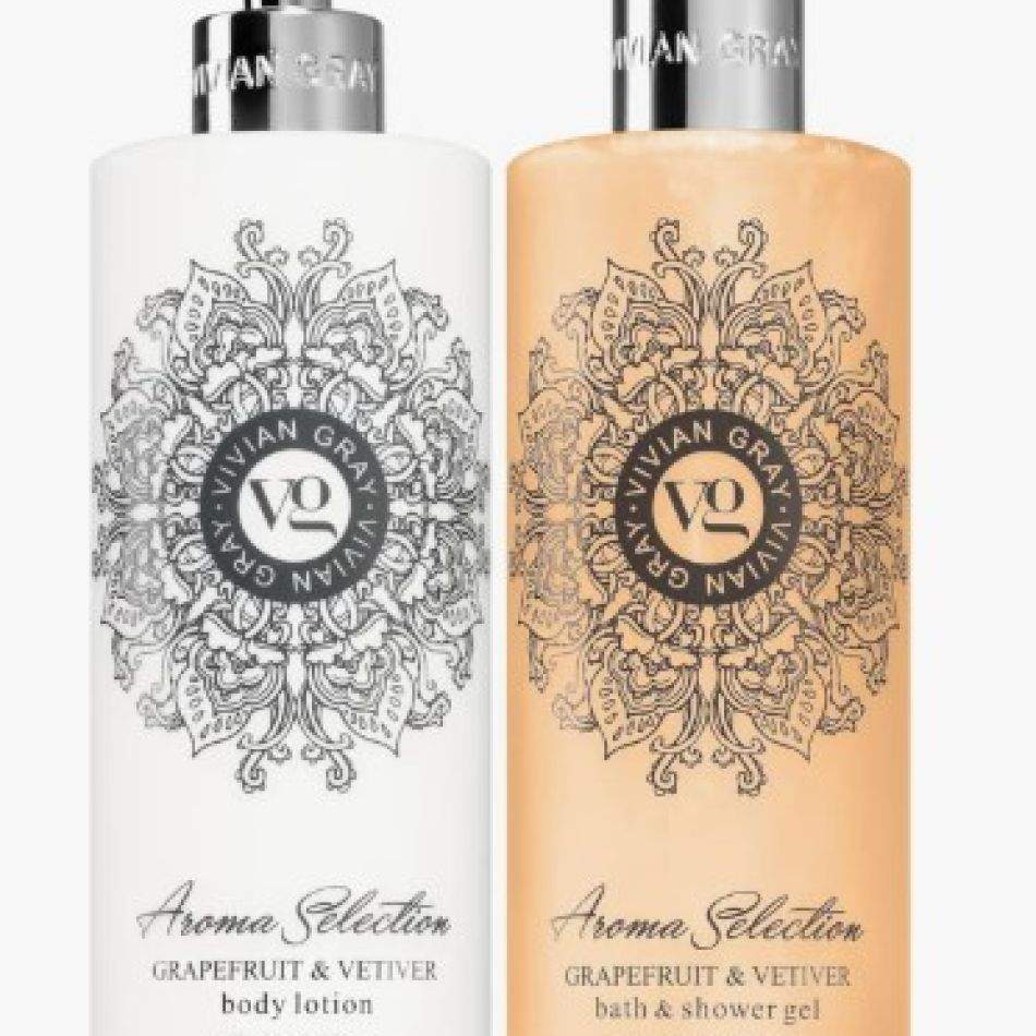 Îmbunătățește-ți ziua cu un duș plin de răsfăț: 20 de produse de îngrijire care nu trebuie să-ți lipsească din baie