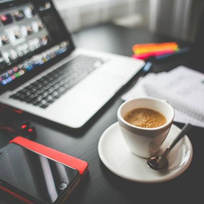 7 idei pentru personalizarea biroului tău