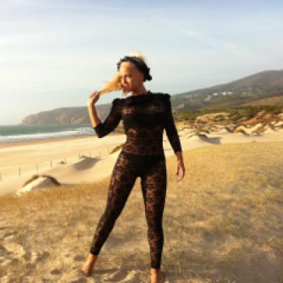 Arabii si rusii o iubesc pe Anda Adam