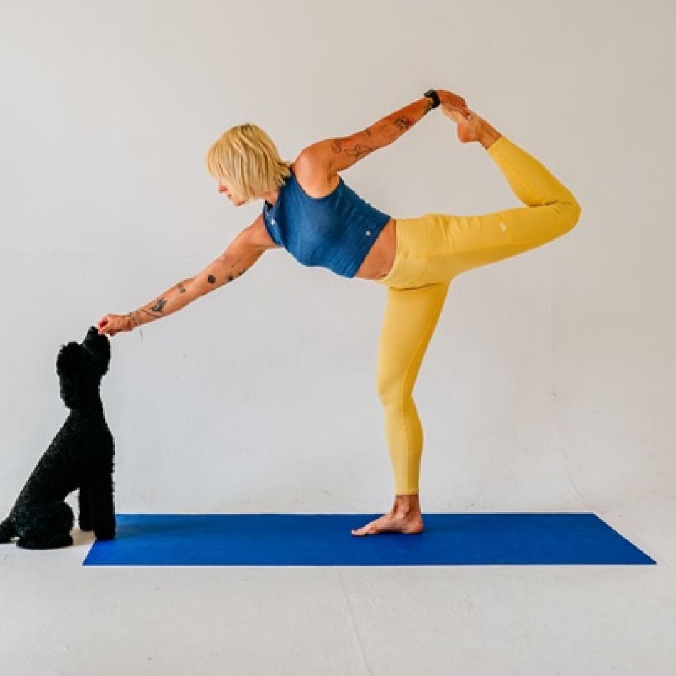 Pet Yoga: Beneficii pentru sănătatea ta și a animalului de companie