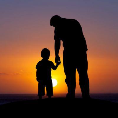 Povestea care dovedeste ca banii alunga fericirea. Prin ce trece un parinte pentru iubirea fiului sau?