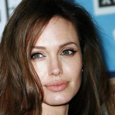 Foto: Angelina Jolie, schimbare radicala de look