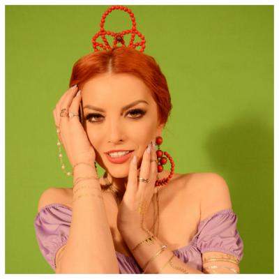 Video: Elena Gheorghe, mai sexy ca niciodata in noul videoclip