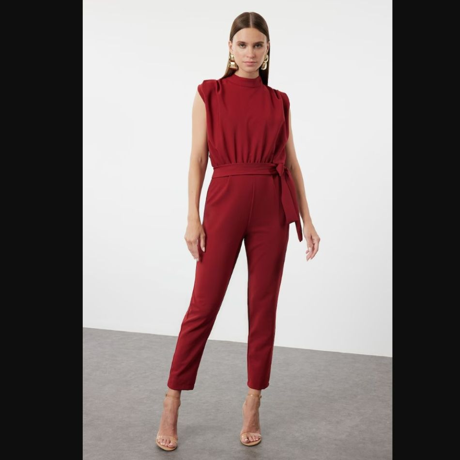 20 de salopete de damă. Cum le purtăm în funcție de siluetă? Tendințe și recomandări pentru anul 2024