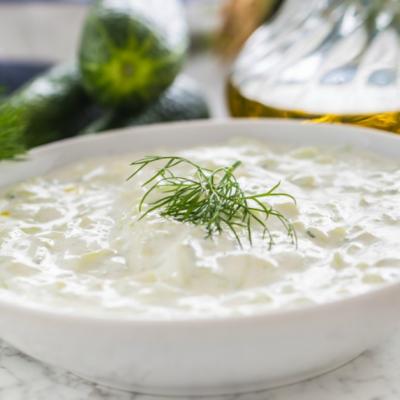 Dressing fără calorii pentru salată. Rapid, simplu, ușor!