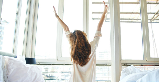 3 obiceiuri care iti energizeaza diminetile inainte sa ajungi la job 