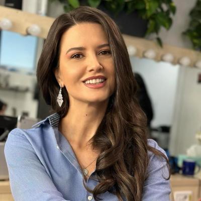 Experiență de coșmar pentru Iulia Pârlea. Un bărbat mascat a urmărit-o și a intrat în mașina ei