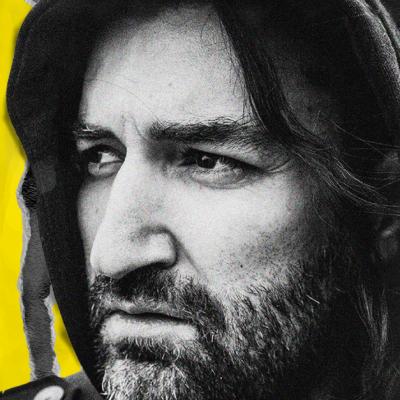  În noua sa piesă, în vremuri de derivă,  Smiley se întreabă 'Până când'