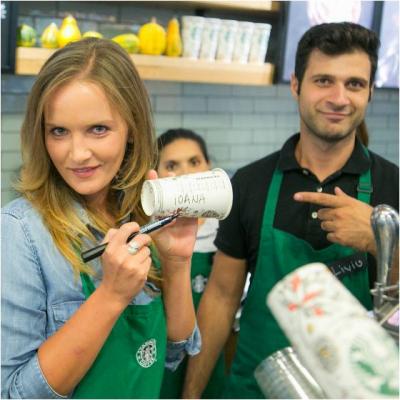 Vedetele sarbatoresc reintalnirea cu Pumpkin Spice Latte la Starbucks Cotroceni