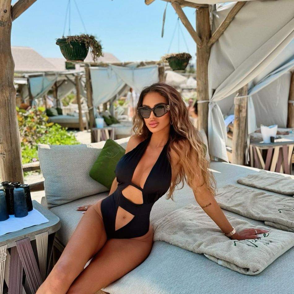 Cum îi explică Bianca Drăgușanu fiicei sale știrile pe care le citește despre ea pe internet: Mami, chiar m-ai purtat în burtică