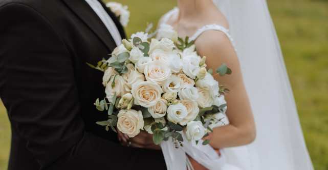 300 + mesaje și urări pentru aniversarea căsătoriei