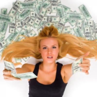 Barbatul aduce banii in casa si femeia are grija de ei 