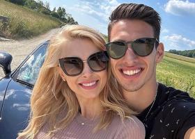 Andreea Bălan, minunată în rochie de mireasă la Sala Palatului! Victor a venit cu buchetul. Imagini emoționante