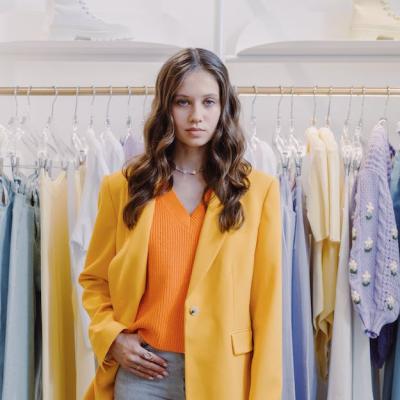 Culorile care nu trebuie să-ți lipsească din garderobă în 2024