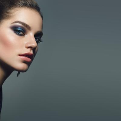 Rockstar Girlfriend Makeup: Cum să stăpânești și tu stilul de machiaj grunge glam al anului 2025 