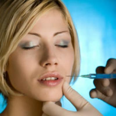 Dependenta de operatii estetice, descurajata de medici