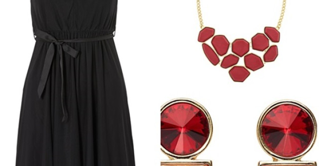 Transforma rochia neagra intr-o tinuta glam de Revelion!