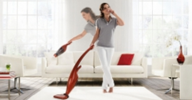 Philips lanseaza aspiratorul vertical DailyDuo 2 in 1