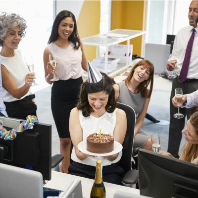 20 mesaje de La Mulți Ani pentru șefi