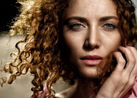 Machiaj natural și skincare inteligent: noutăți beauty pentru începutul de an