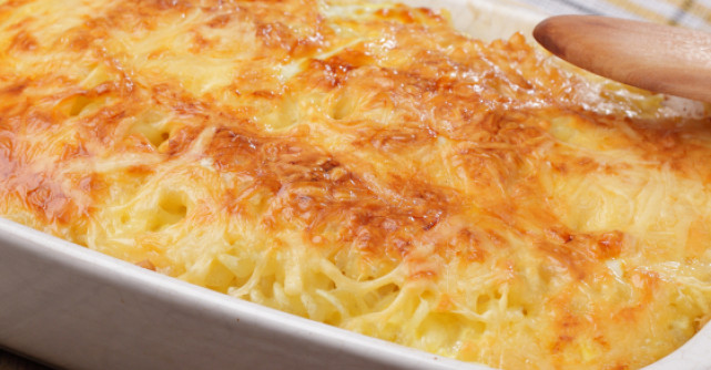 Macaroane cu branza la cuptor