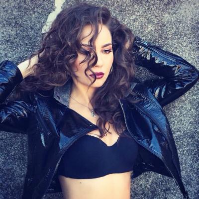 Kamelia, pe primele locuri in topurile muzicale din Bulgaria si Turcia