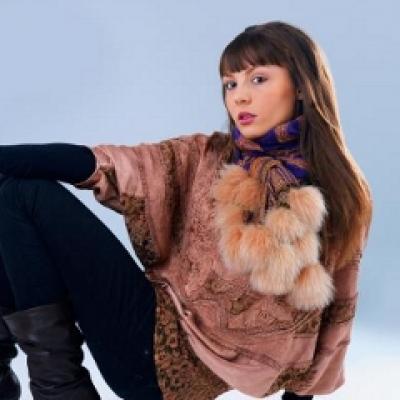 Luna aceasta te vei indragosti de...