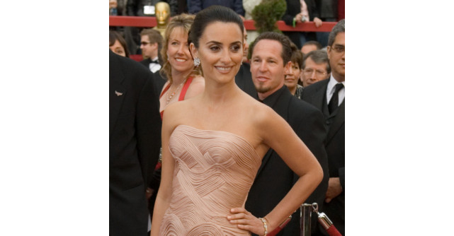 Foto: Penelope Cruz, o super femeie. Vezi cu ce rochie a uimit actrita!