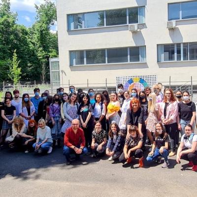 Proiectul CSR având ca temă bucuria de a trăi a premiat tinerii artiști ai Liceului de Arte Plastice Nicolae Tonitza