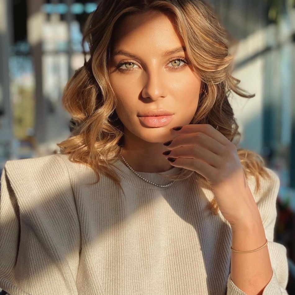 Ana Baniciu își angajează bonă, la cinci luni după naștere: De mâine voi putea ieși din casă...