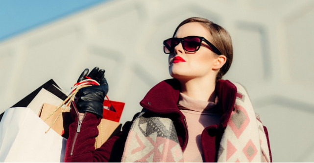 Cinci moduri de a economisi atunci când cumperi haine 