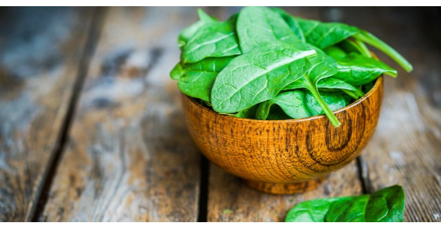 Au mancat spanac in fiecare zi. Dupa cateva luni, au observat un efect ciudat