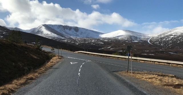 Călătoria perfectă în Scoția: cum să explorezi Edinburgh și Highlands cu o mașină închiriată 