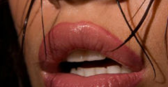 Cu ce boli te poti 'pricopsi' de la sexul oral?