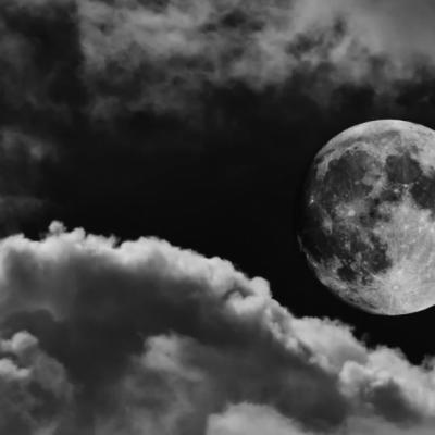 Eclipsa de Lună de pe 5 iunie ne conectează sufletele cu divinitatea. Sfatul Universului pentru fiecare zodie în parte